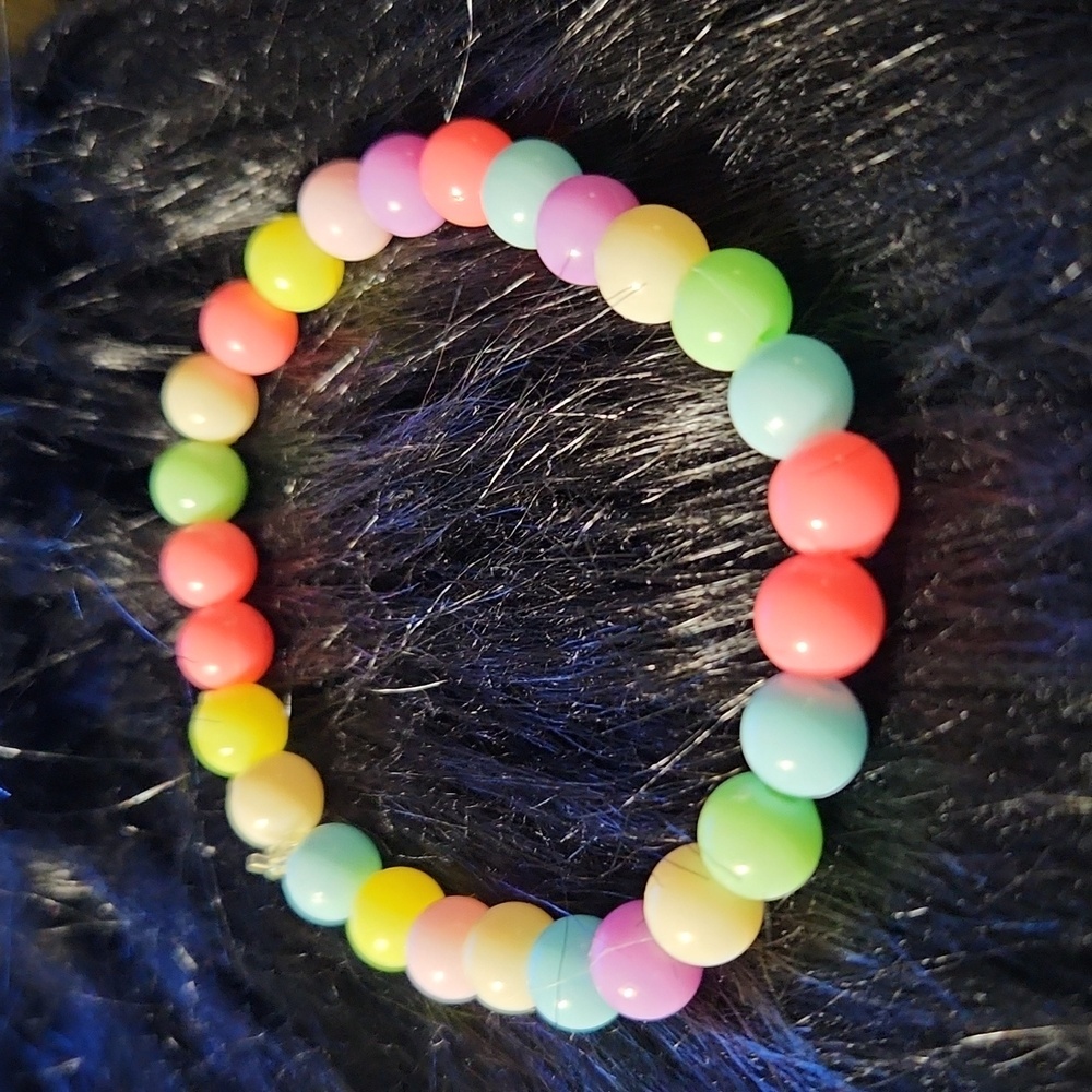 By Krafty_Korner Hand crafted beaded bracelet